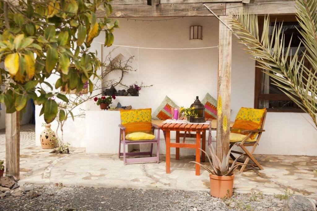 Tranquila Tierra - Eco Retreat Finca Artis Tirma Tarajalejo Extérieur photo